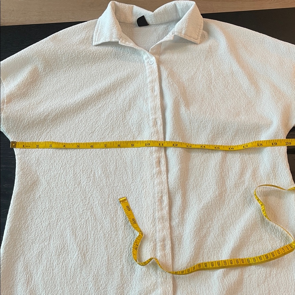 White Textured Button-Up Shirt - Picture 2 of 3